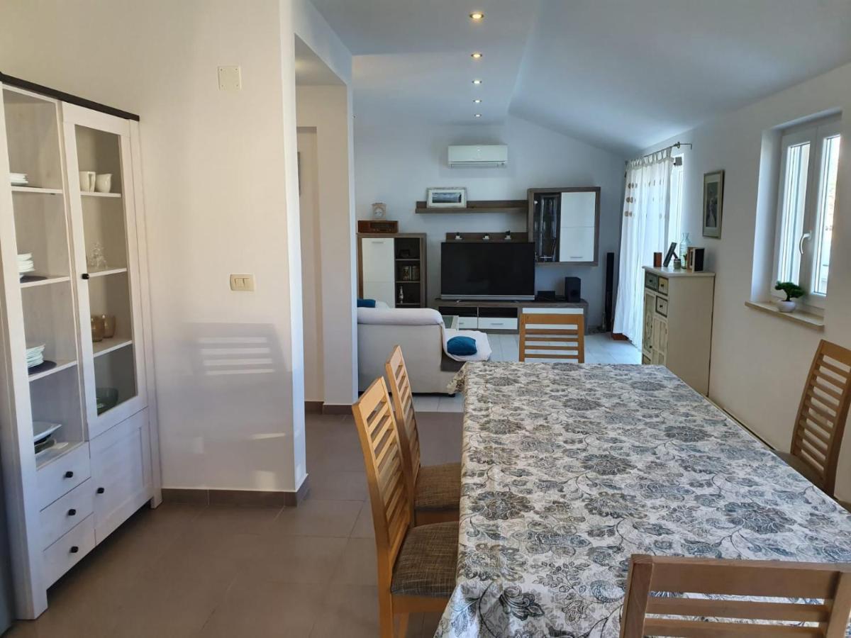 Apartman Baric Sevid Luaran gambar