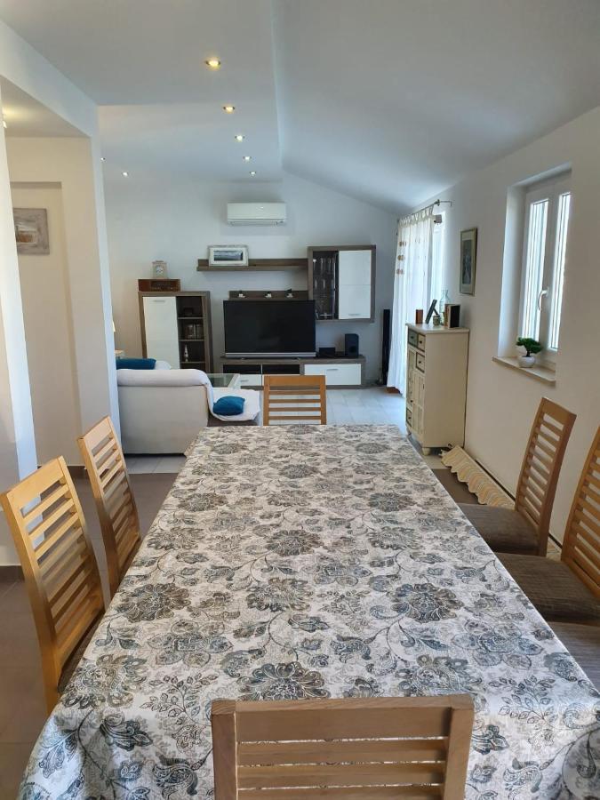 Apartman Baric Sevid Luaran gambar
